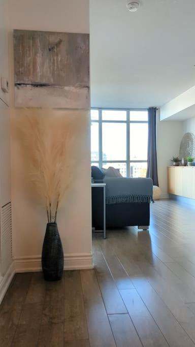 Lovely 2 Bed Condo In Downtown Toronto Exterior photo