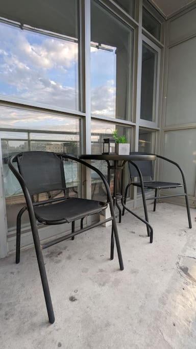 Lovely 2 Bed Condo In Downtown Toronto Exterior photo